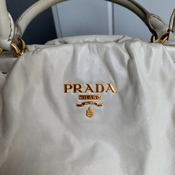 Prada (100% authentic) white handbag - Picture 3 of 7